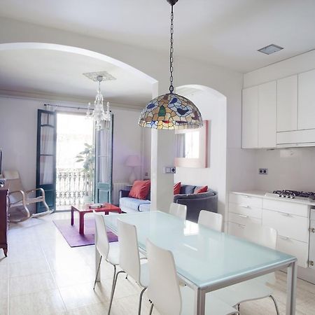 Aparteasy - Authentic Family Apartment Барселона Экстерьер фото