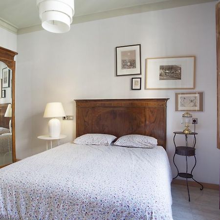 Aparteasy - Authentic Family Apartment Барселона Экстерьер фото