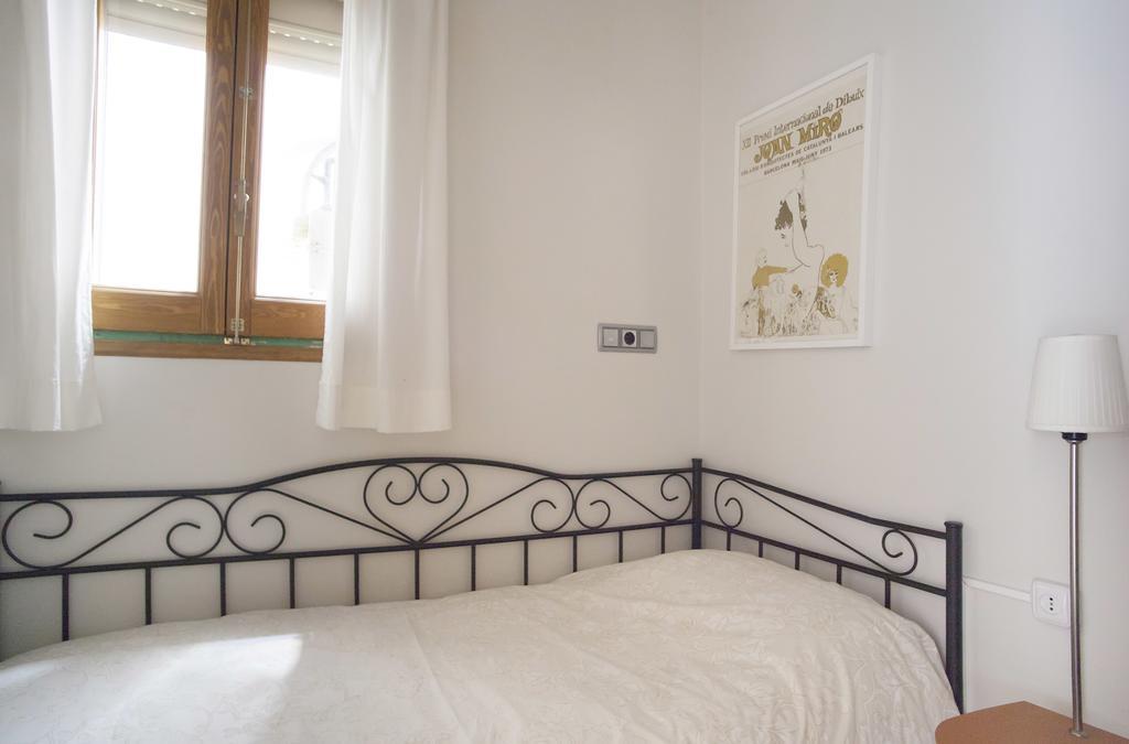 Aparteasy - Authentic Family Apartment Барселона Экстерьер фото